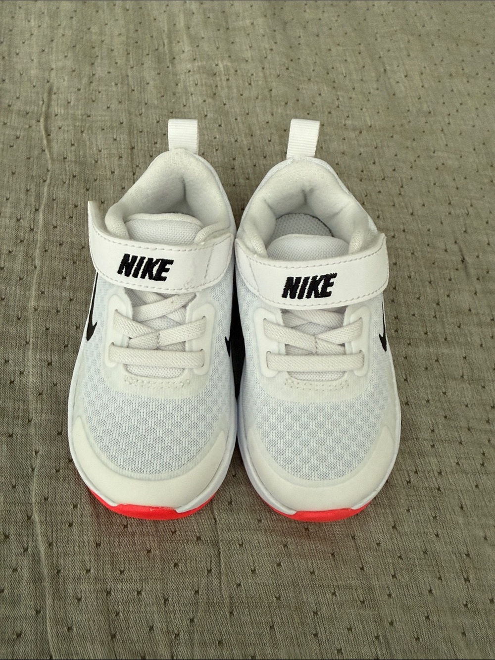 Nike Wearallday White Flash Crimson